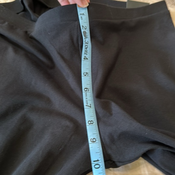 Torrid Floral Graphic Cropped Leggings - Picture 9 of 9